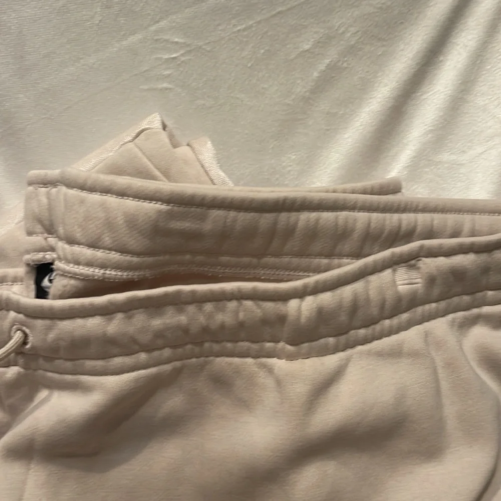 NWOT Nike joggers - Picture 4 of 5
